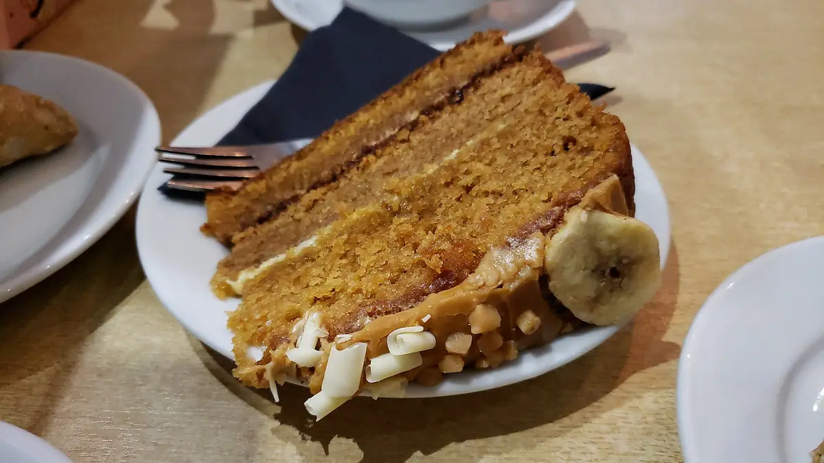 Cakes & Bakes – cake shop in Romford, London